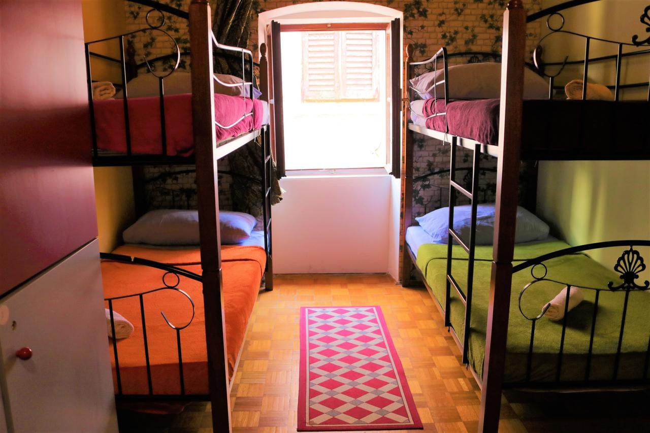 Hostel Alma 2 Porec Ngoại thất bức ảnh